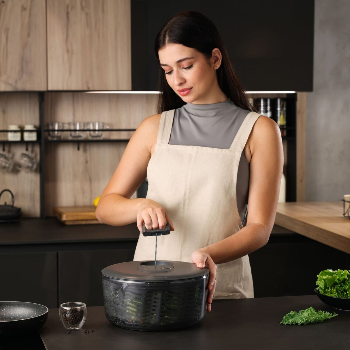 Zyliss Easy Spin Salad Spinner Large AquaVent Quick Dry Vegetable Salad Washer