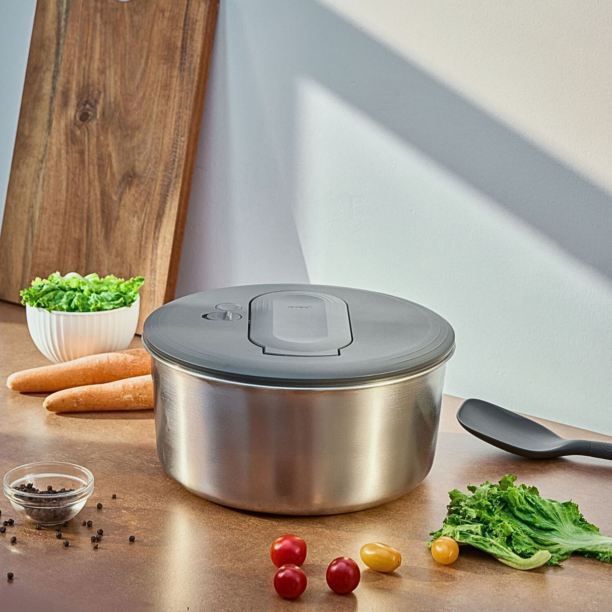 Zyliss Swift Dry Salad Spinner - Large (Stainless Steel AquaVent One-Hand Pump)