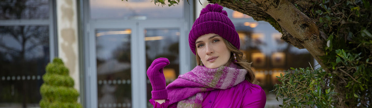 Dents Women’s Ribbed Knit Bobble Beanie - Orchid Pink