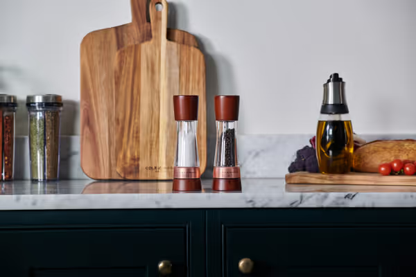 Cole & Mason Premium Derwent Salt & Pepper Shakers Mills Chestnut Rose Gold Gift Set
