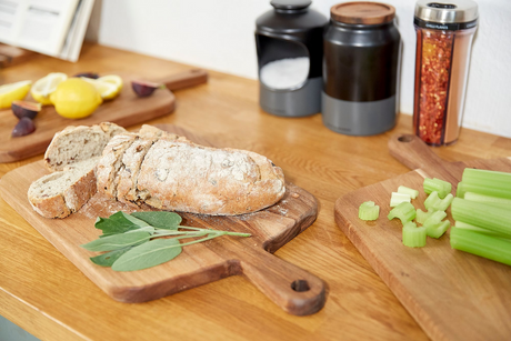 Cole & Mason Barkway Acacia Chopping & Serving Board - Medium (D46.1 x W27.5 x H2.1cm)