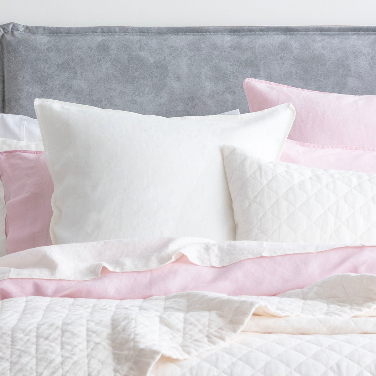 Renee Taylor Cavallo Stonewashed French Linen Quilted Coverlet Set - White (OEKO-TEX Certified Bedspread)