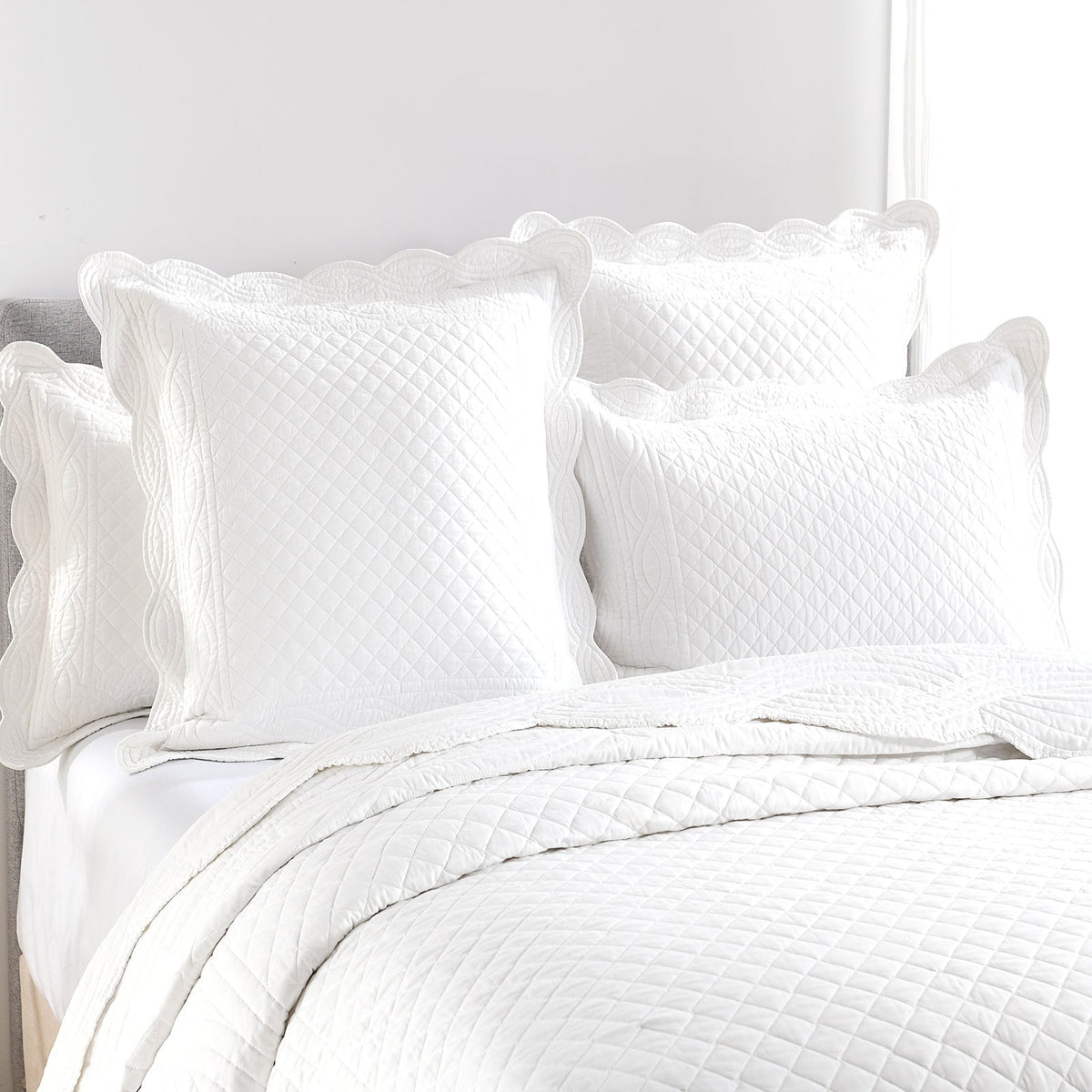 Renee Taylor Scallop Jacquard Coverlet Set - Pearl (OEKO-TEX Certified Bedspread)