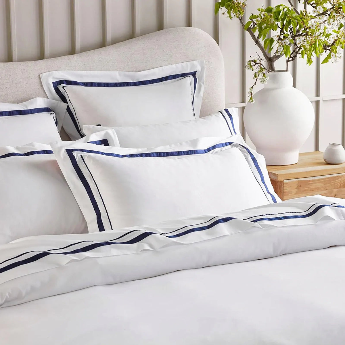 Renee Taylor Cloud 1000TC Egyptian Cotton Bed Sheet Set - White/Navy (OEKO-TEX Certified)