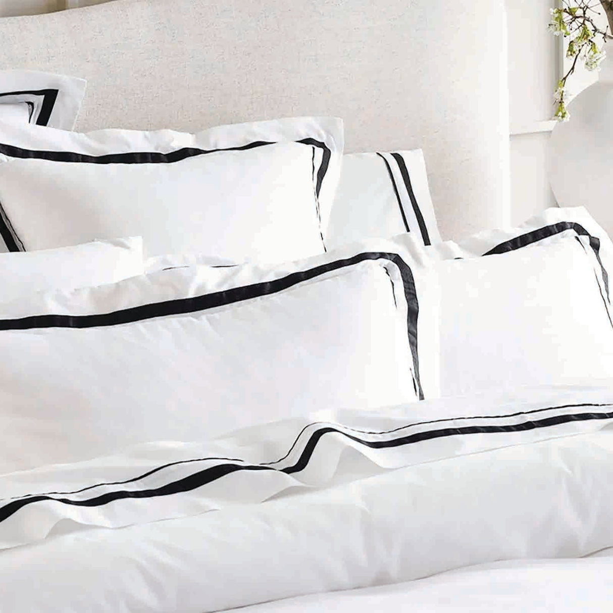 Renee Taylor Cloud 1000TC Egyptian Cotton Bed Sheet Set - White/Charcoal (OEKO-TEX Certified)