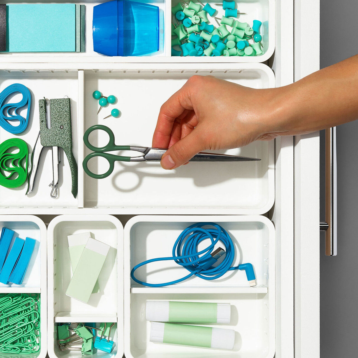 OXO 2PC Adjustable Drawer Bin Set – Expandable Storage Organizer Divider Kitchen Home