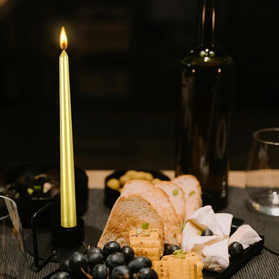 4x Tapered Dinner Candles Unscented Taper Wedding Candle 25cm in Metallic Gold