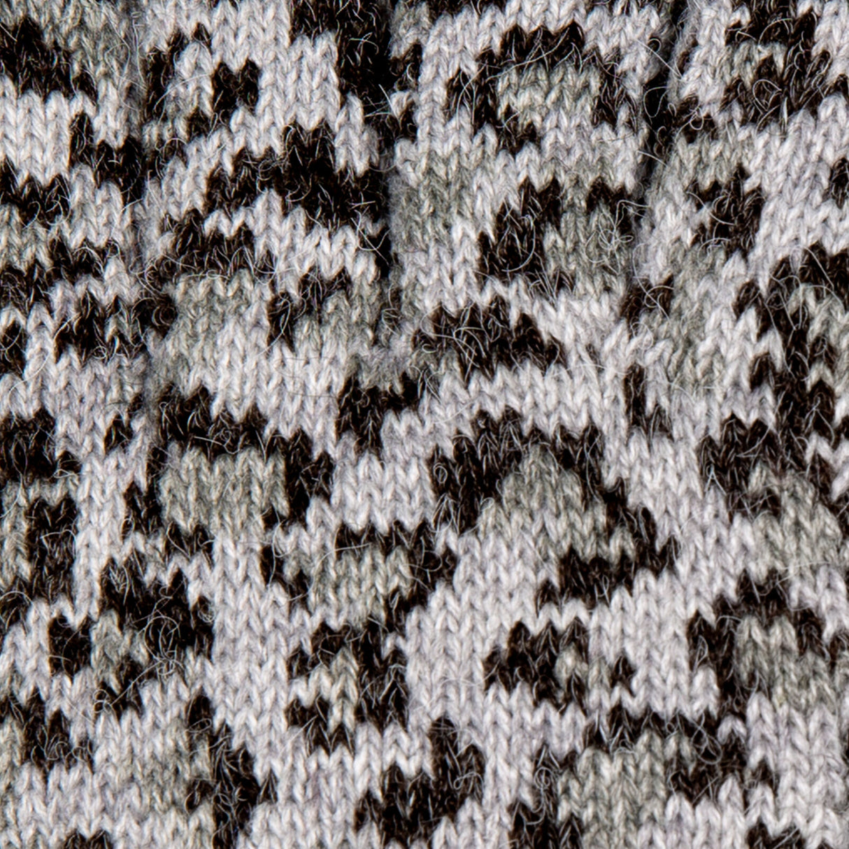 Dents Women’s Jacquard Knitted Gloves with Leopard Print Pattern - Grey