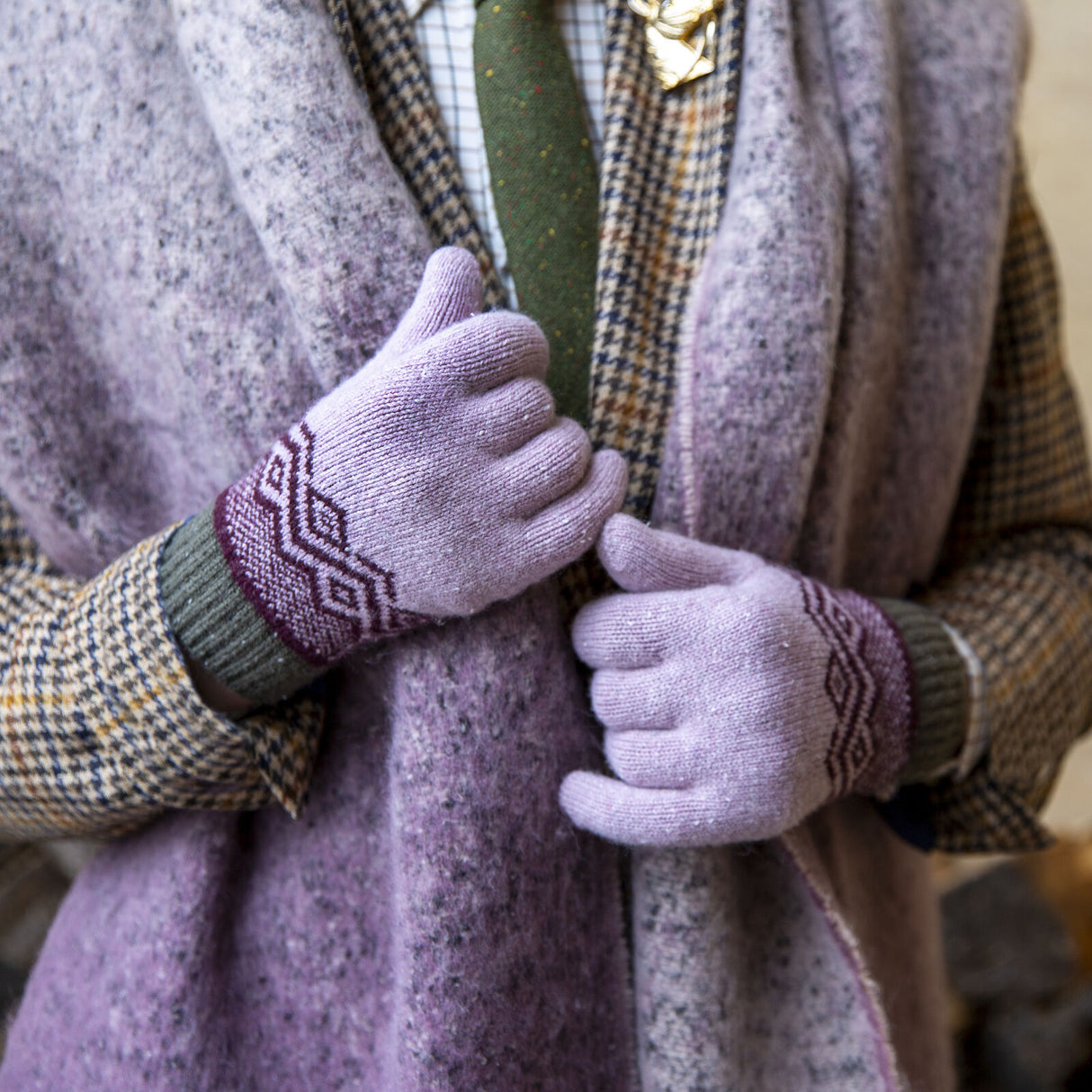 Dents Women’s Knitted Gloves with Geometric Pattern - Lilac