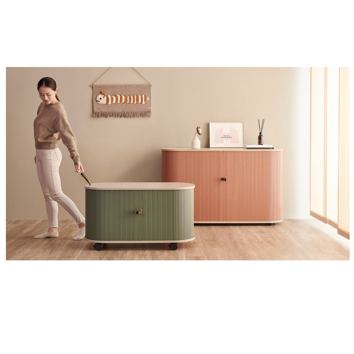 UFOU Mobile Roller Shutter Cabinet - Storage with Adjustable Shelves & Wheels - Brown