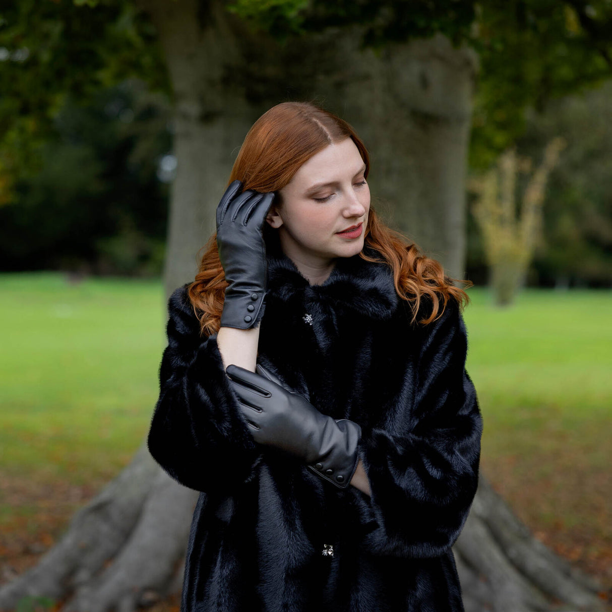 Dents Womens Touchscreen Water-Resistant Fur-Lined Leather Gloves w/ Buttons - Black