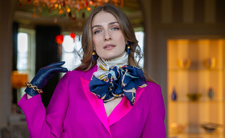 Dents Women’s Perforated Leather Gloves in Navy