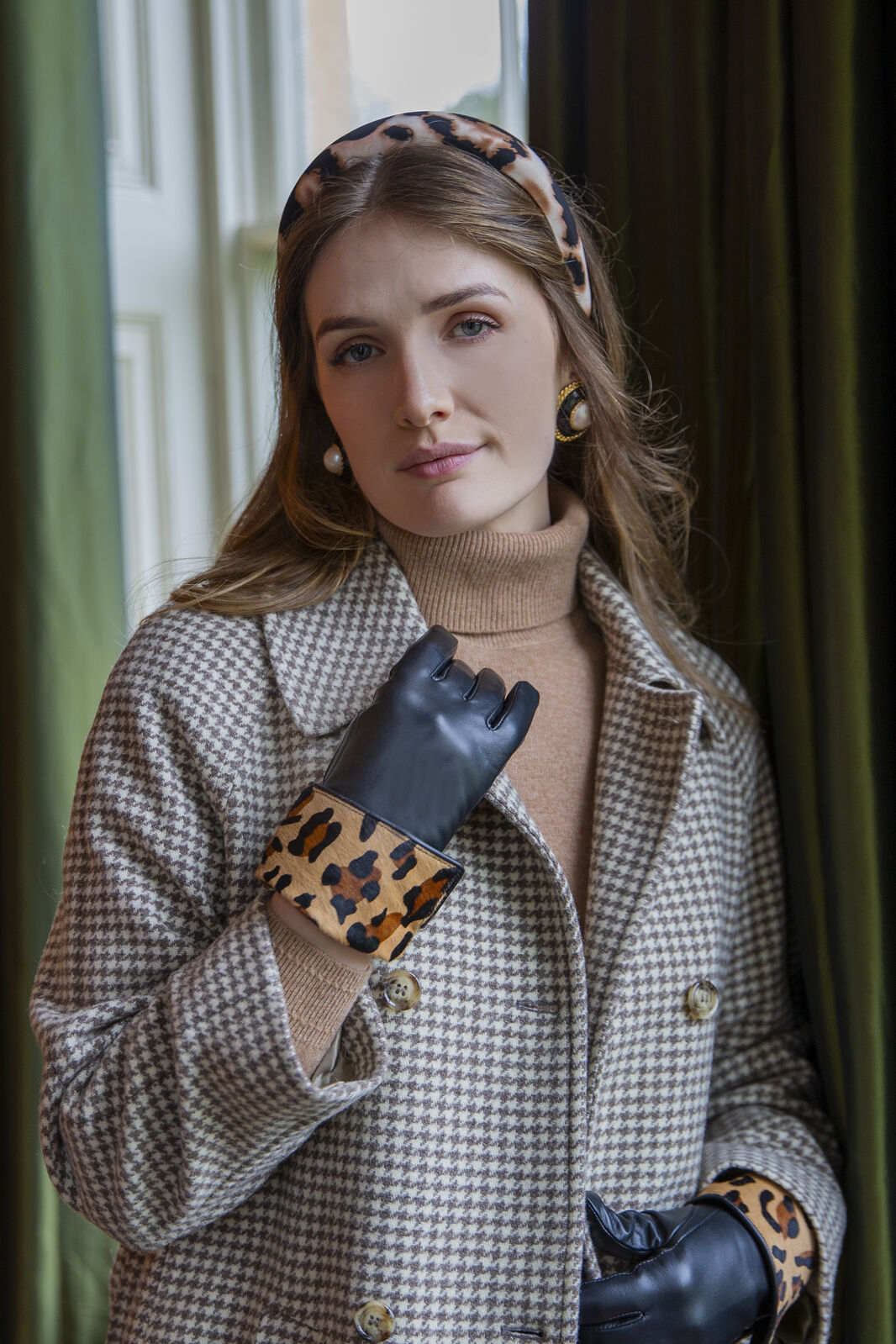 Dents Women’s Lined Leather Gloves with Ponyskin Leopard Print Cuffs - Black