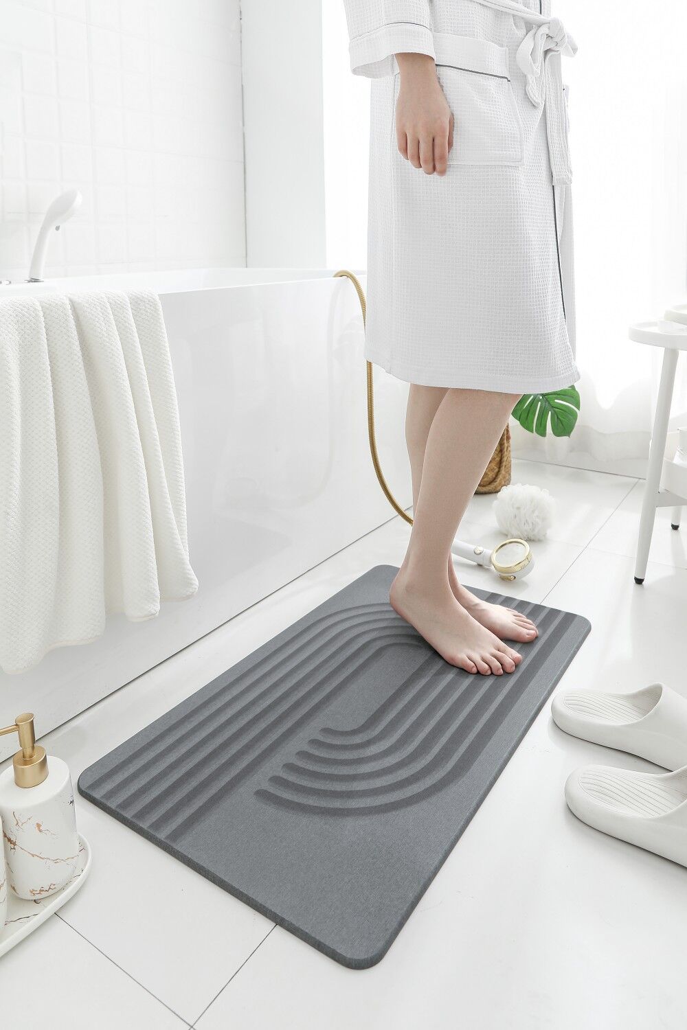 Hard Diatomite Large Bath Mat (Engraved Curves and Lines) - Dark Grey