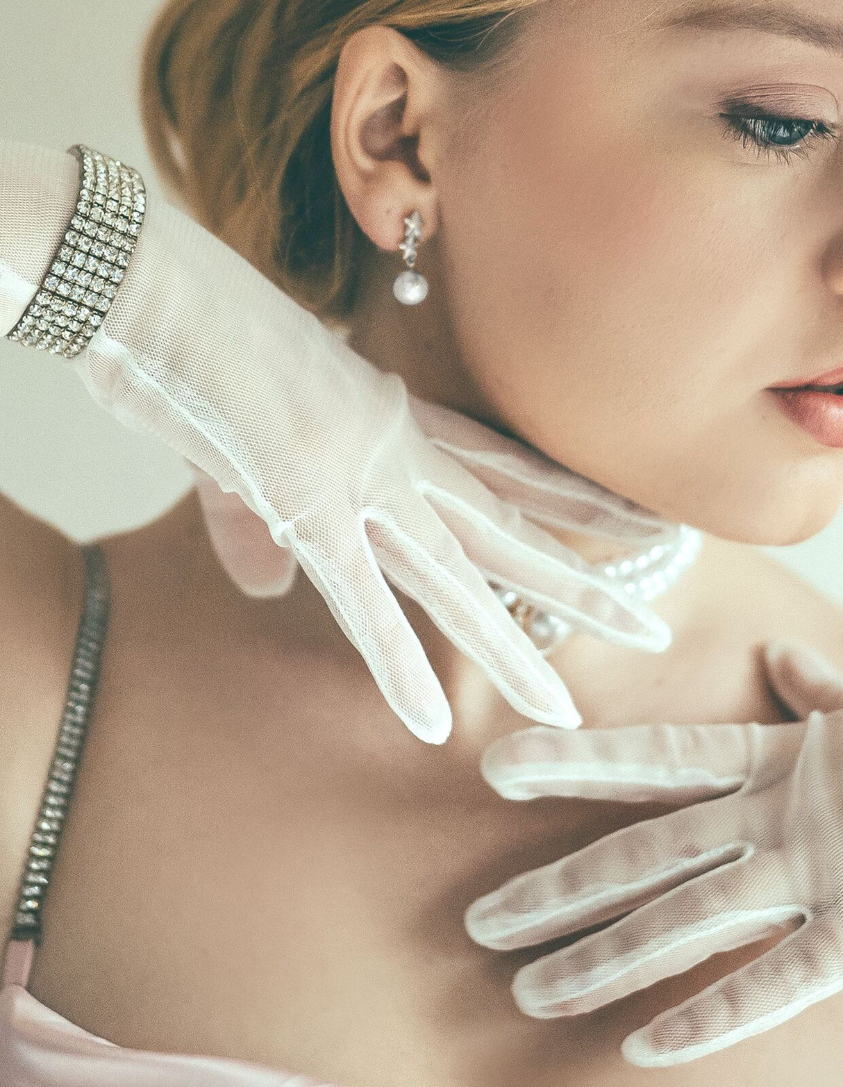 Dents Womens Sheer Tulle Opera Length Evening Gloves - Cream - One Size