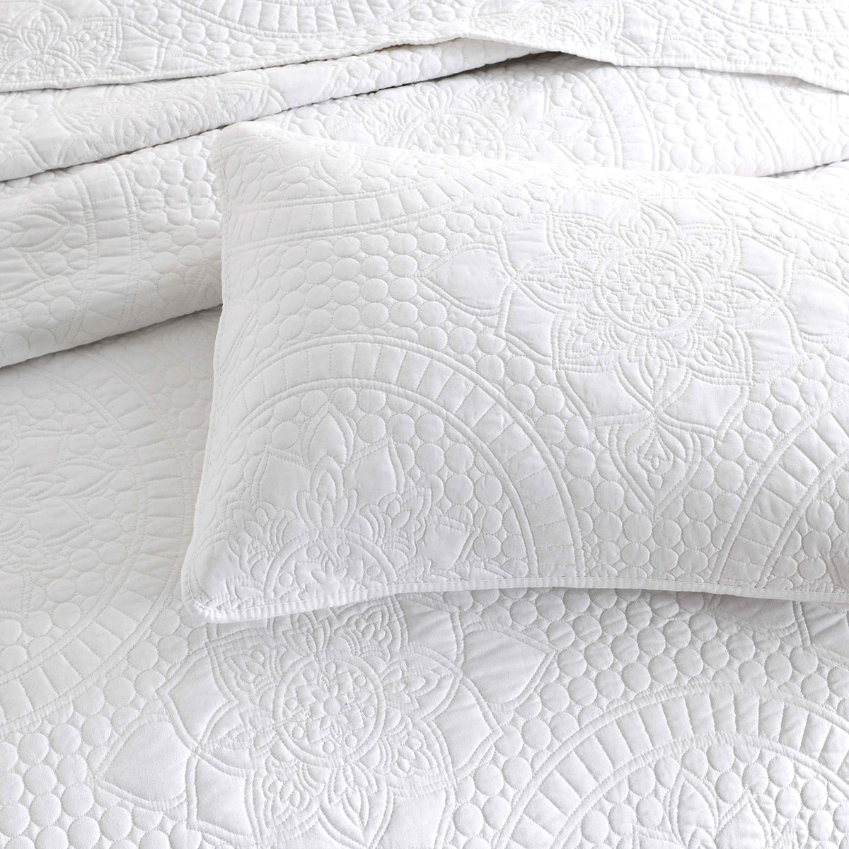 Renee Taylor Asher Jacquard Coverlet Set - White (OEKO-TEX Certified Bedspread)