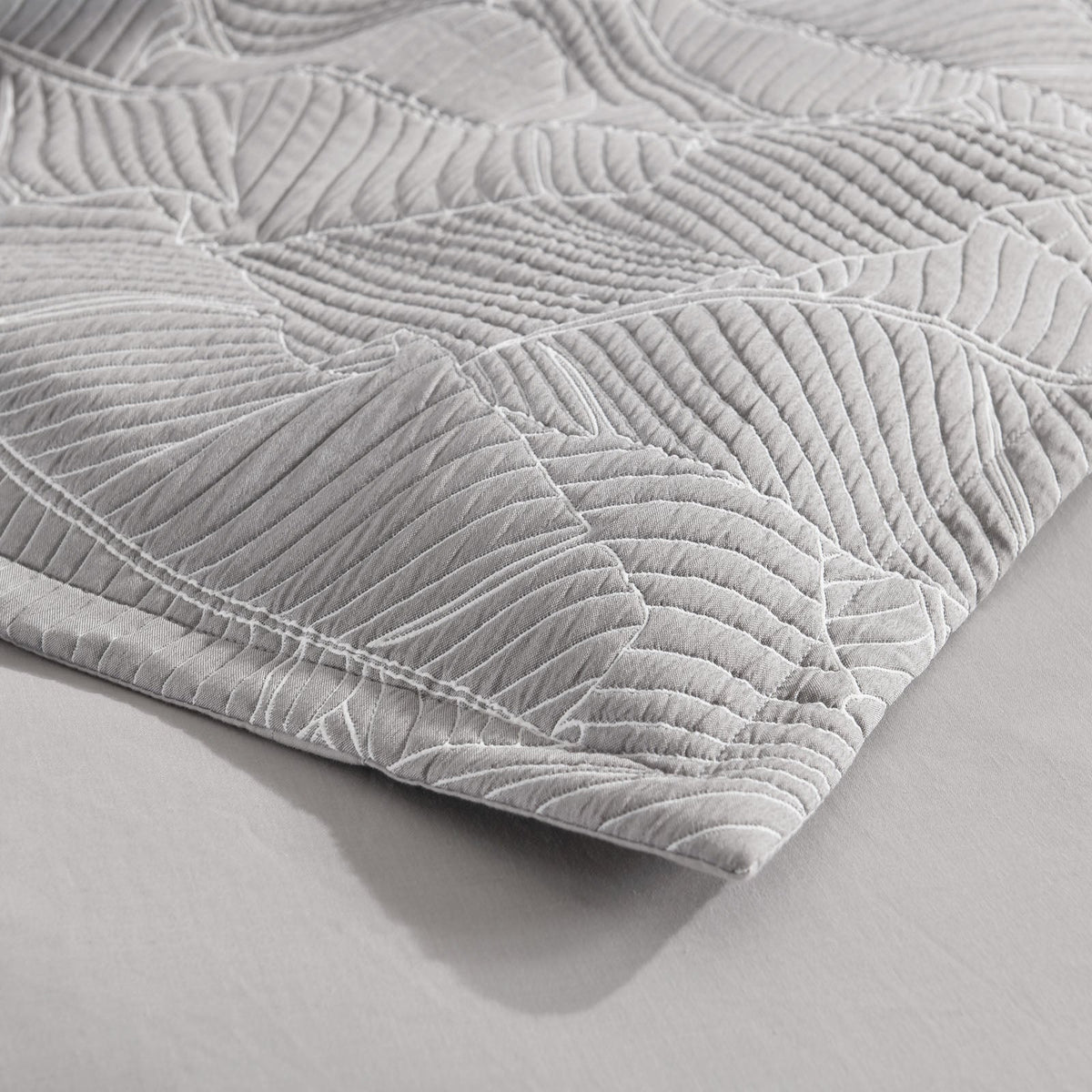 Renee Taylor Bengali Banana Leaf Jacquard Quilt Cover Set - Silver (OEKO-TEX Certified)