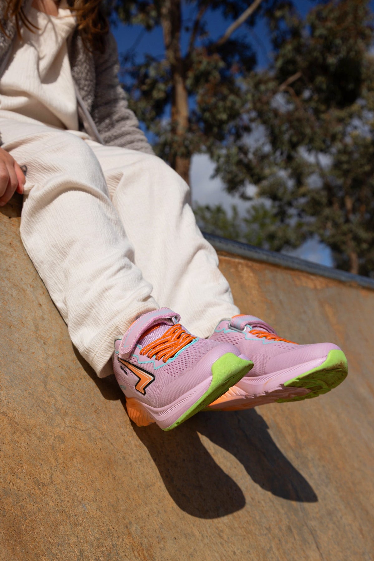 Sfida Brazen Girls V Strap Runners - Purple/Neon (Kids Sneakers/Shoes)