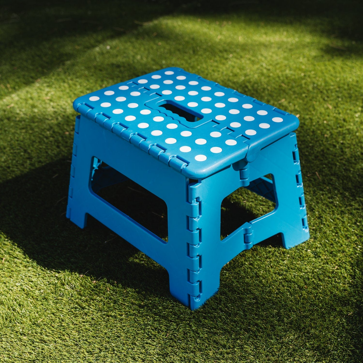 125kg Folding Step Stool Portable Plastic Foldable Chair Flat Outdoor (29x22cm) - Blue