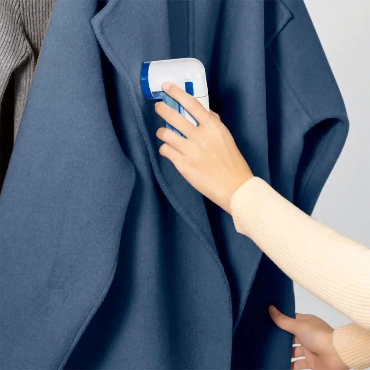 Living Today Battery Operated Instant Lint Remover