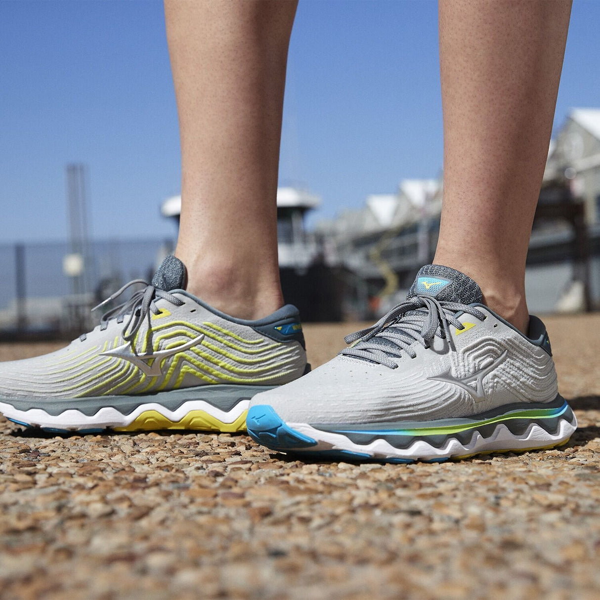 Mizuno Wave Horizon 6 Mens Runners Sneakers Shoes in Pearl Blue/Silver/Bolt