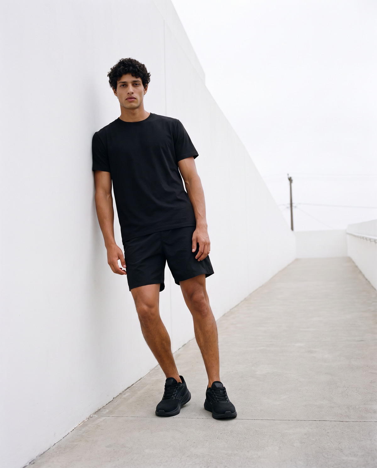 Sfida Leo Unisex Relaxed Fit Cotton T-Shirt - Black (Mens/Womens Tee)