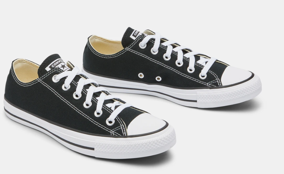 Converse Unisex Chuck Taylor All Star Low Top Sneakers in Black