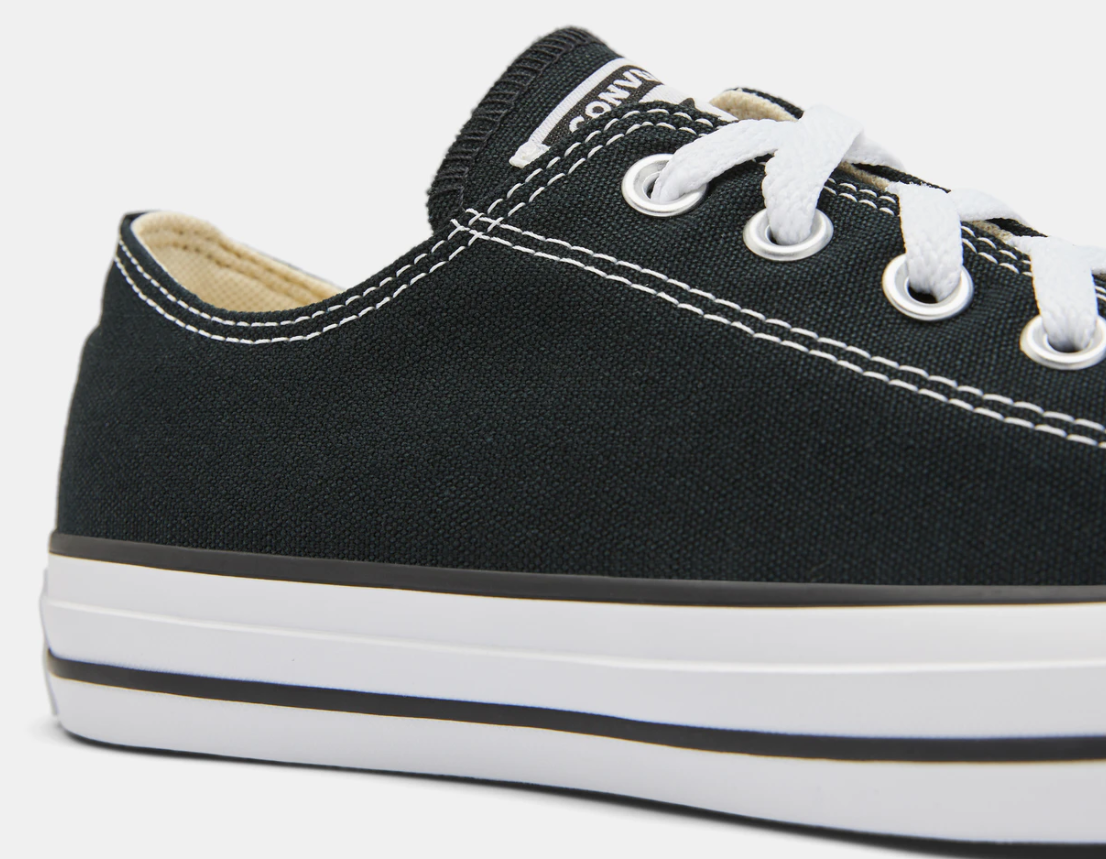 Converse Unisex Chuck Taylor All Star Low Top Sneakers in Black