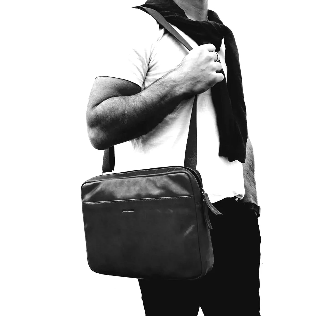 Pierre Cardin Mens Leather Business Laptop Comnputer Bag in Black