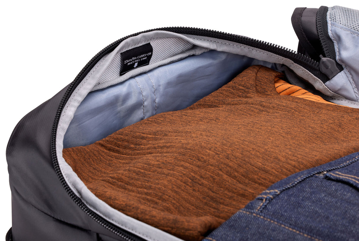 40L Thule Chasm Carry On Wheeled Duffel Suitcase Travel Bag in Black