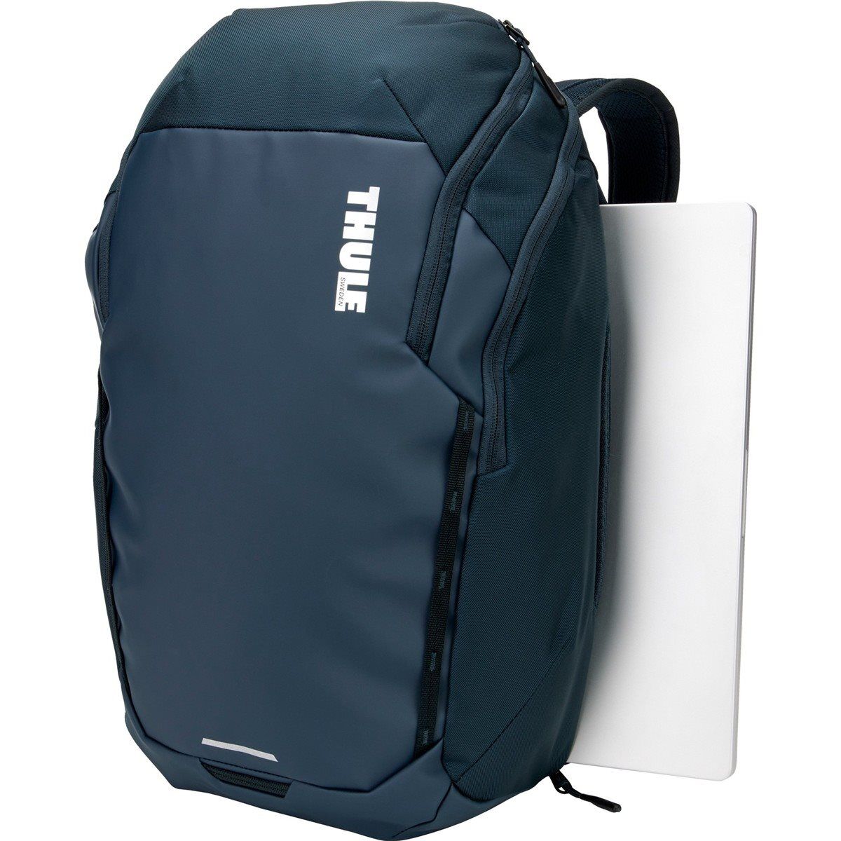Thule Chasm 26L Everyday Backpack - Darkest Blue (Travel Bag w/ Laptop Pocket)
