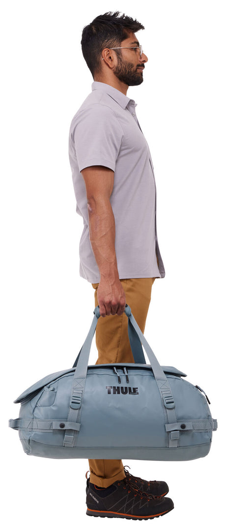 Thule Chasm 40L Duffel Overnight Bag Convertible Backpack Duffle in Pond