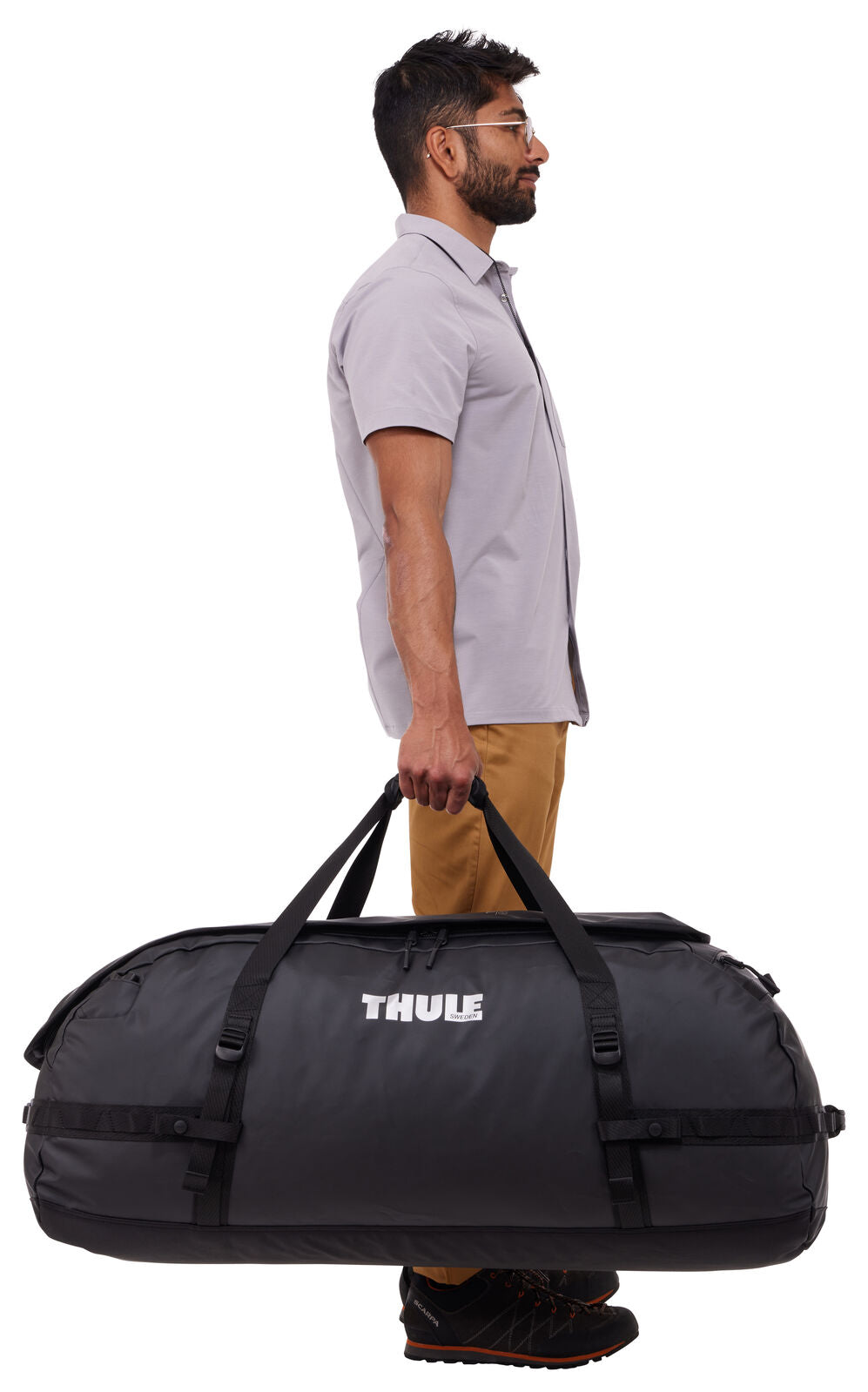 Thule Chasm 130L Duffel Overnight Bag Convertible Backpack Duffle in Black