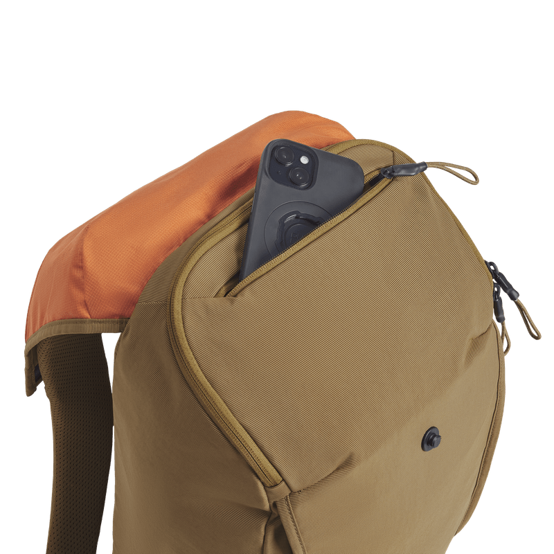 Thule Paramount 20L Daypack Lite Backpack - Nutria Brown (w/ 16" Laptop Sleeve)