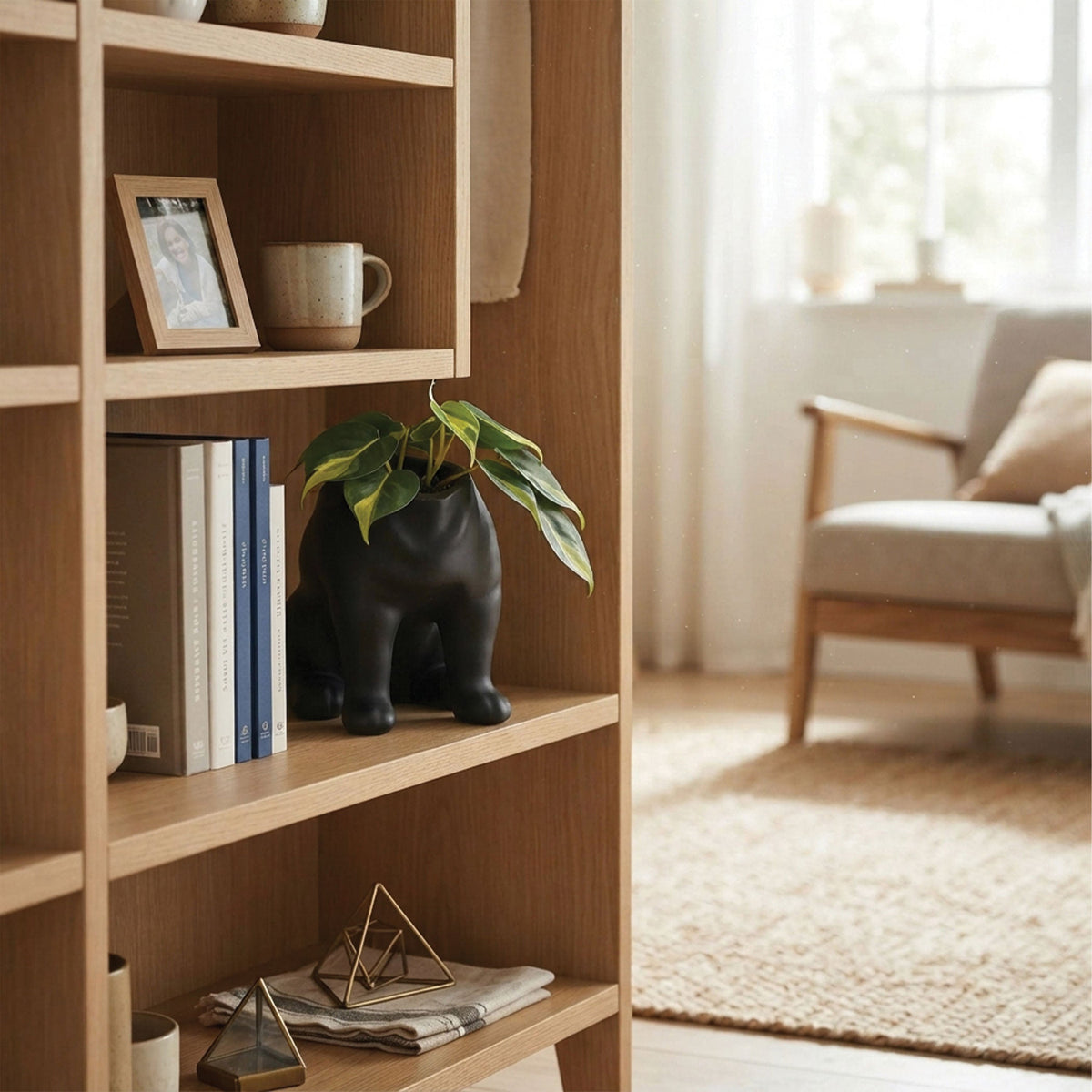 Urban Attitude Maggie French Bulldog Resin Planter - Matte Black (Sculptural Plant Pot)