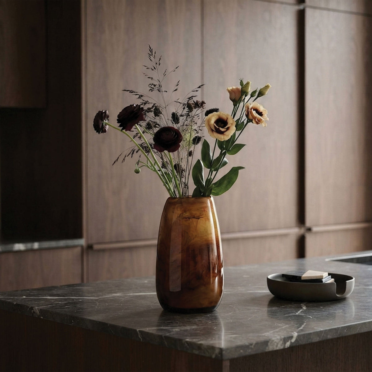 Urban Attitude RACH Large Resin Vase - Dark Cocoa (25.5cm H x 17cm W)