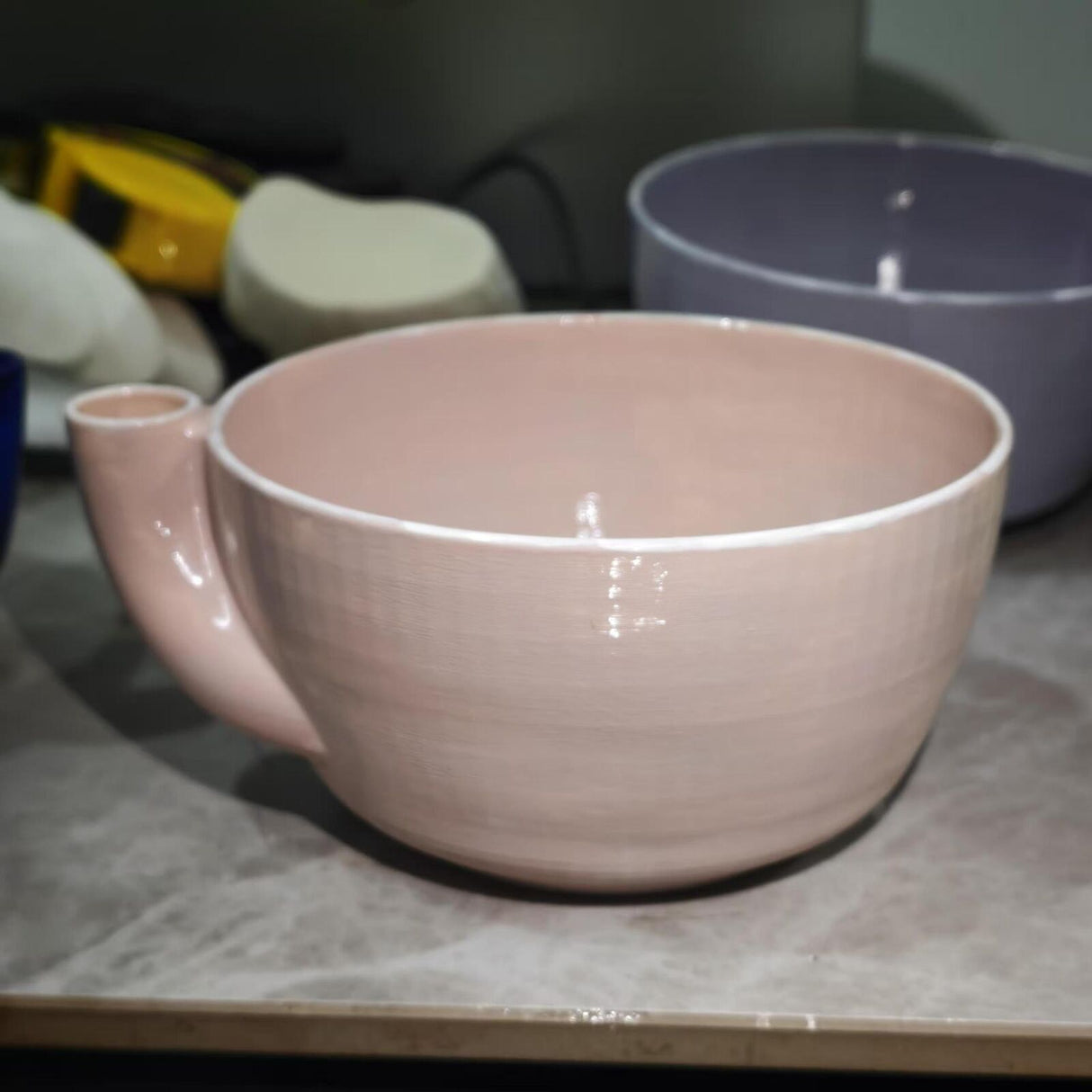 Self Spinning Berry Washing Bowl Fruit Colander Swirler in Pink