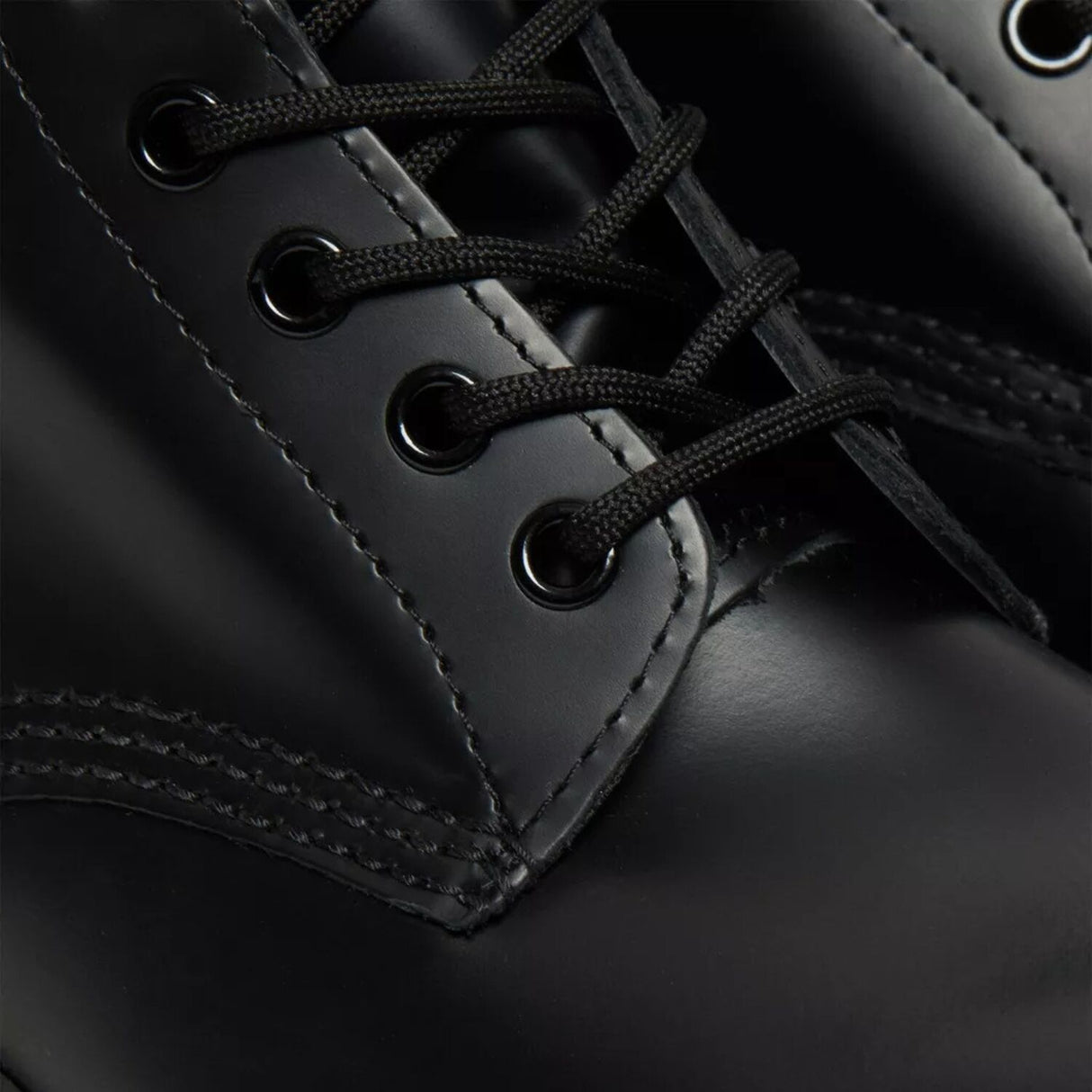 Dr. Martens 1460 Bex Smooth Leather Boots (8 Eye Platform Shoes) - Black