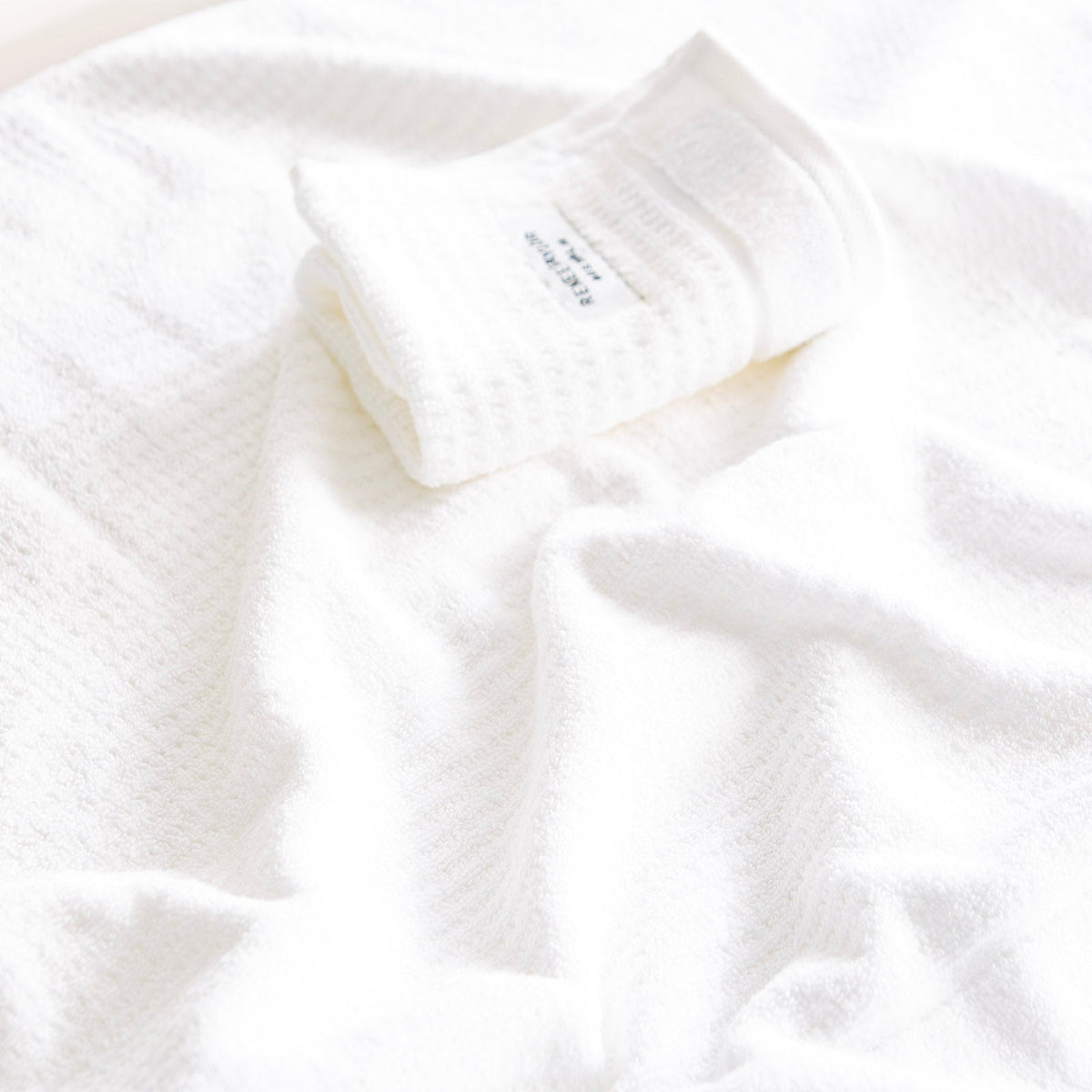 Renee Taylor Cambridge 650 GSM Waffle Cotton Towels - Snow (Bath, Hand & Face Towel/Bath Sheet & Bath Mat)