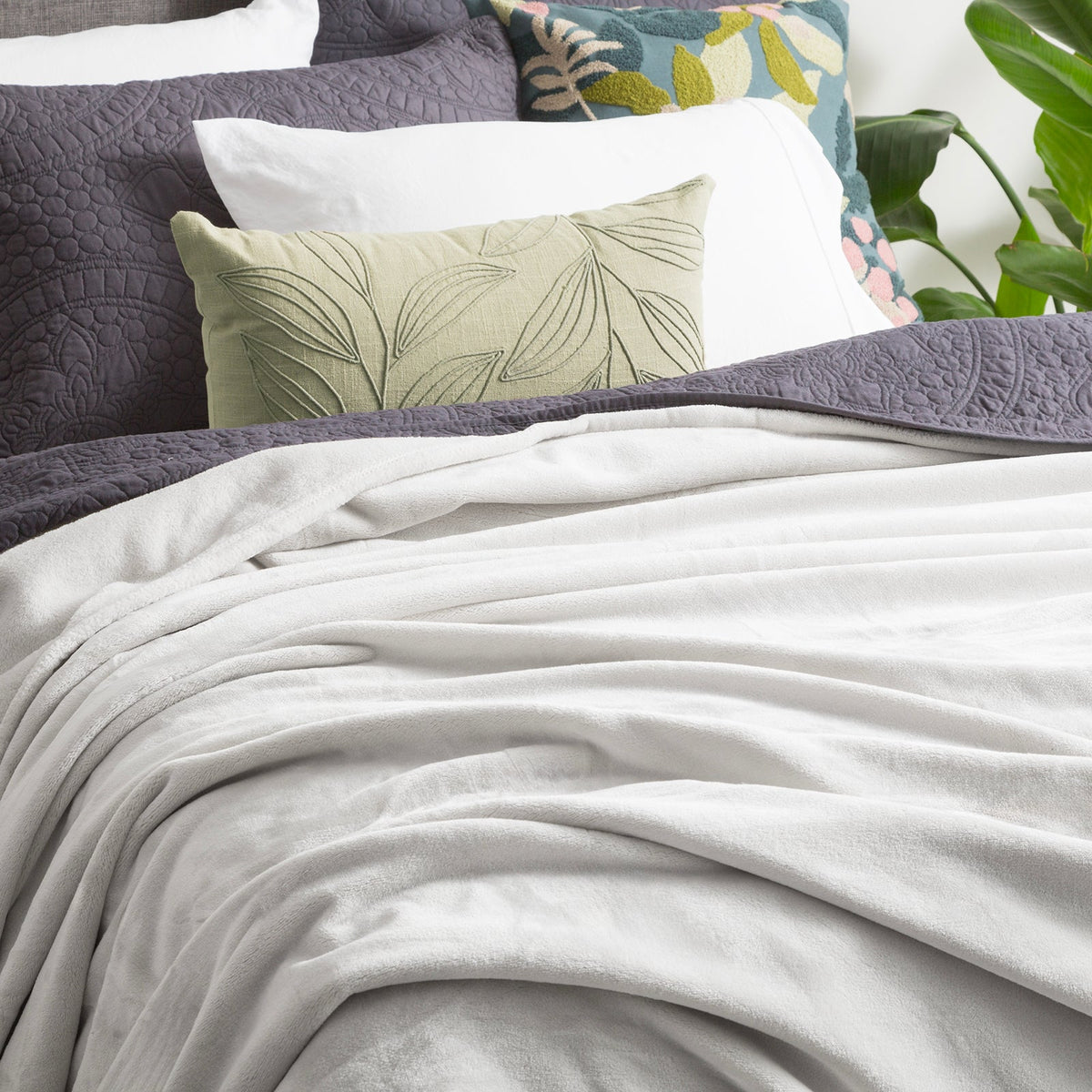 Renee Taylor Plush 380 GSM Ultra Soft Velvet Blanket - Silver Line (OEKO-TEX Certified)