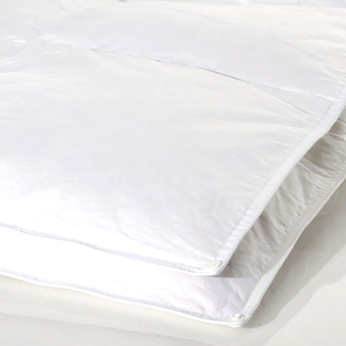 Renee Taylor Supreme Four Seasons 80% White Duck Down & Feather Quilt (Clip Together)