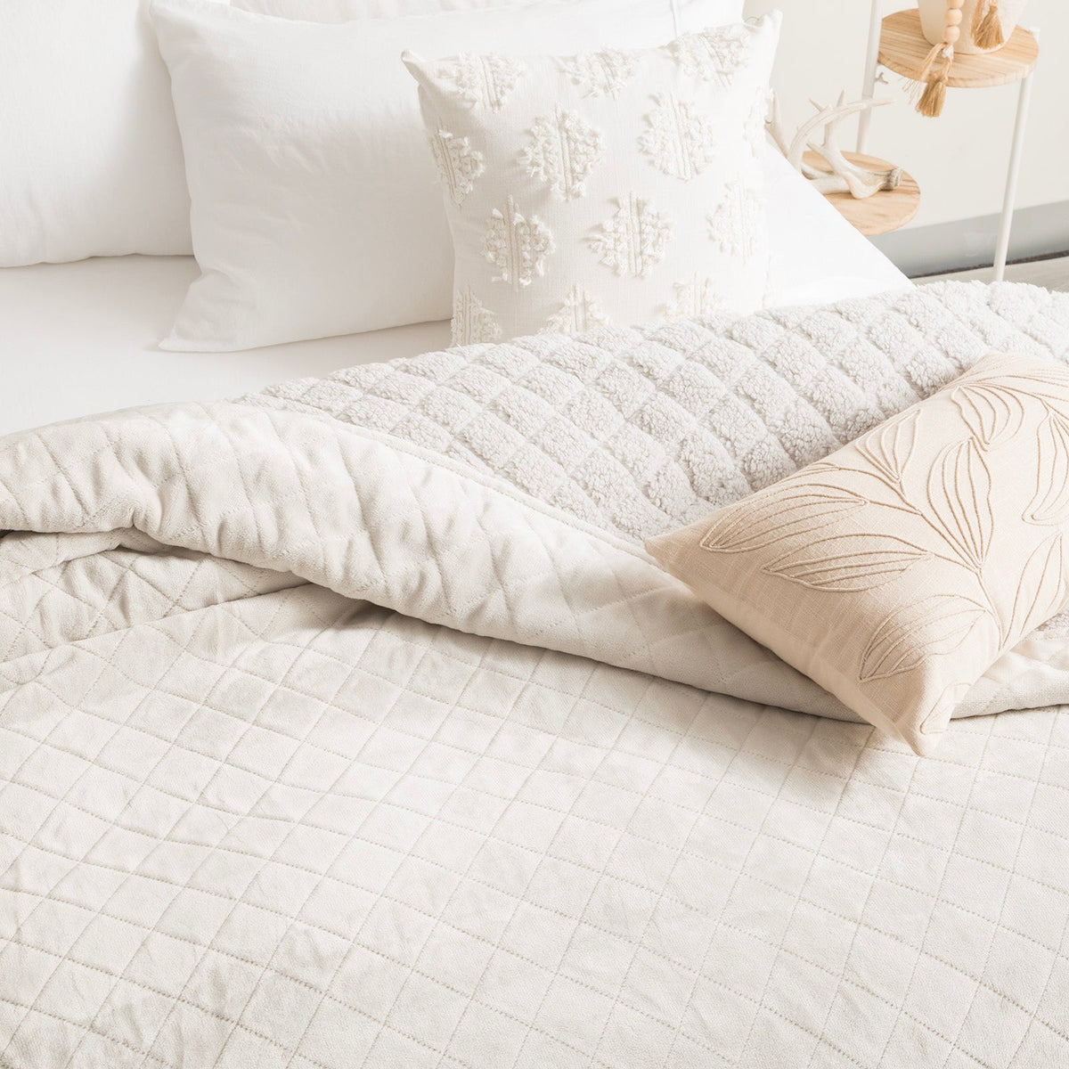 Renee Taylor Heston 480 GSM Velvet Sherpa Blanket - Silver Line (OEKO-TEX Certified)