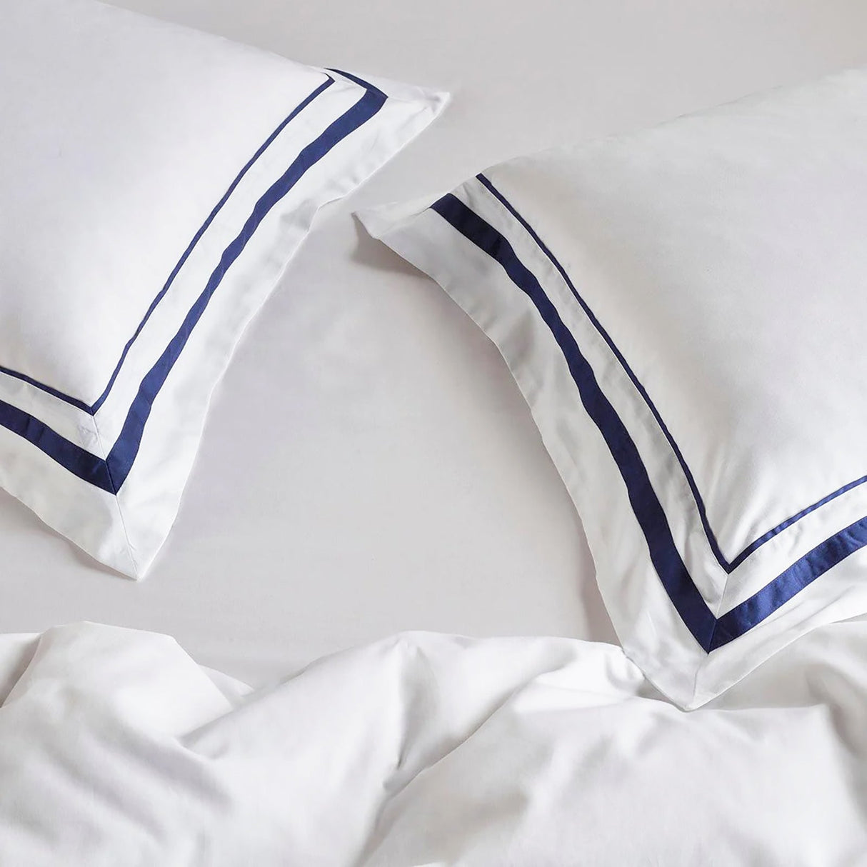 Renee Taylor Cloud 1000TC Egyptian Cotton Bed Sheet Set - White/Navy (OEKO-TEX Certified)
