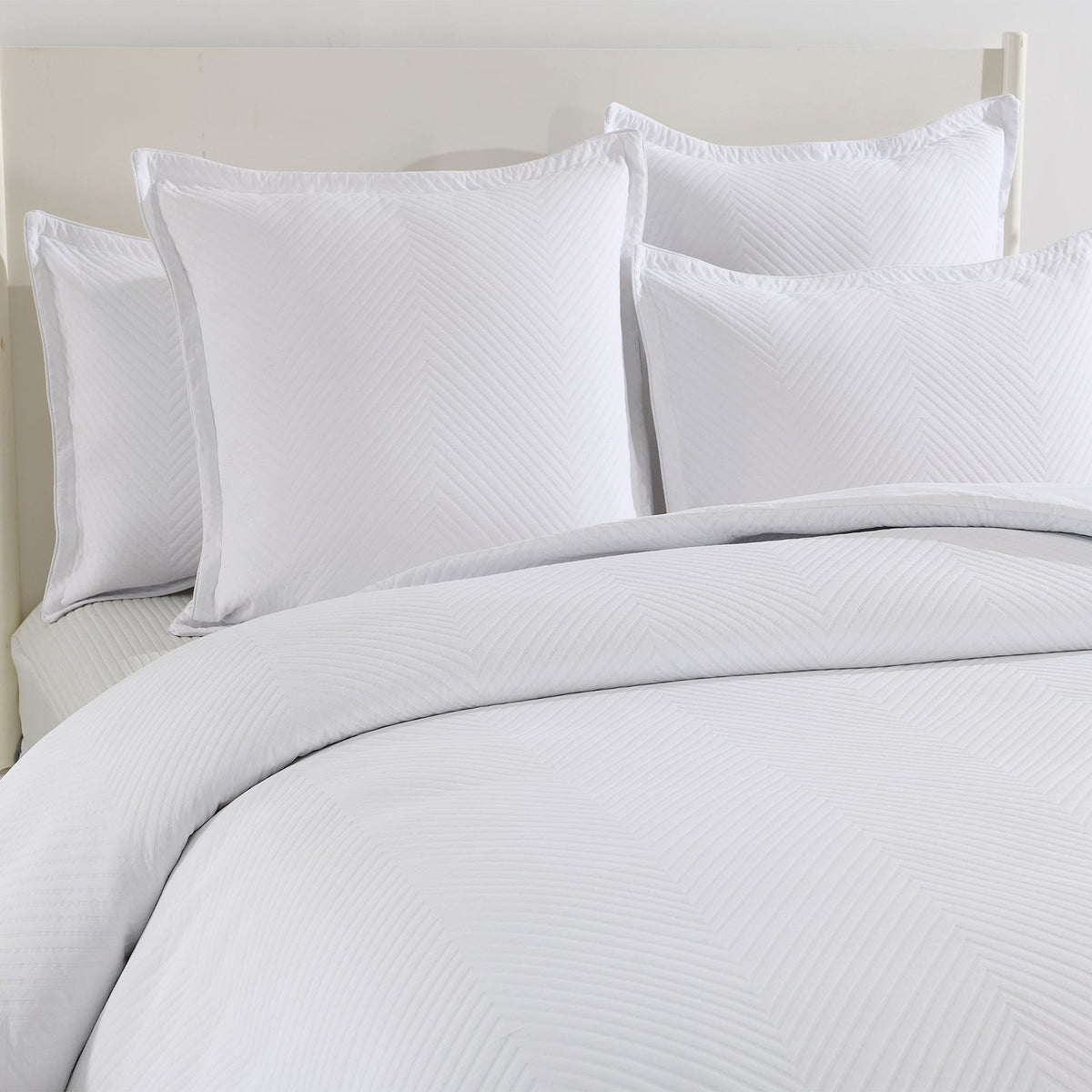 Renee Taylor Atlantis Embossed Jacquard Quilt Cover Set - White (OEKO-TEX Certified)