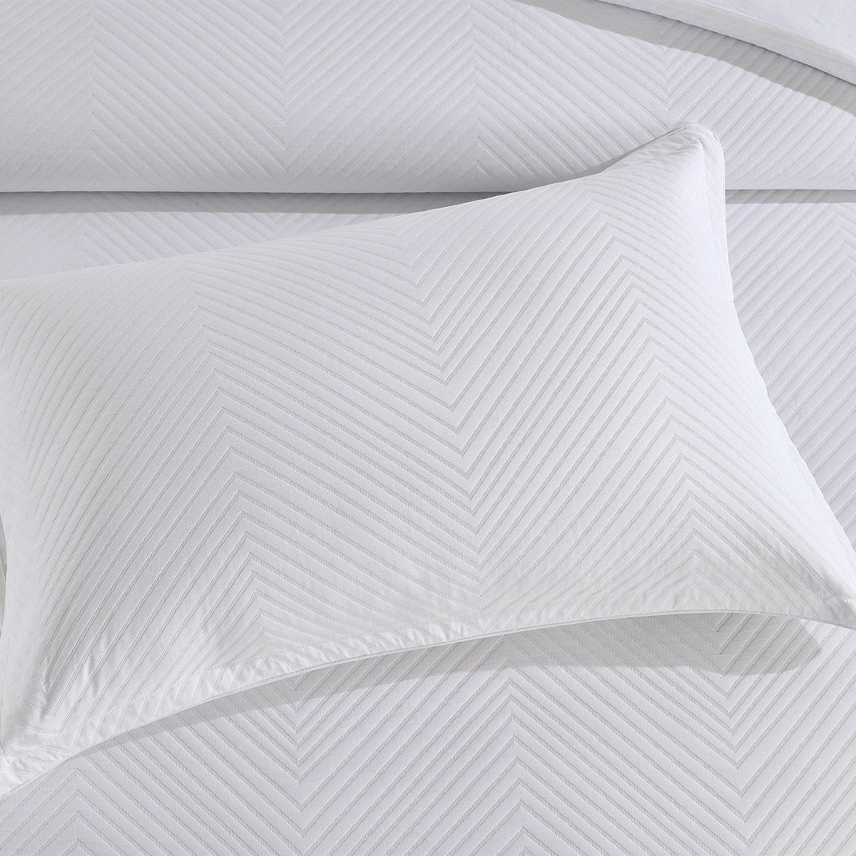 Renee Taylor Atlantis Embossed Jacquard Quilt Cover Set - White (OEKO-TEX Certified)
