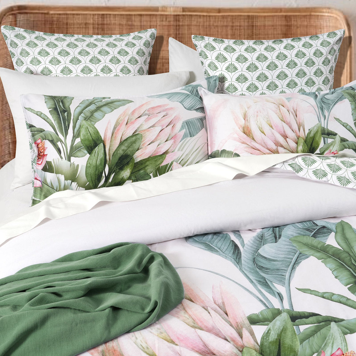 Renee Taylor Gardenia 300TC Cotton Reversible Quilt Cover Set (OEKO-TEX Certified)