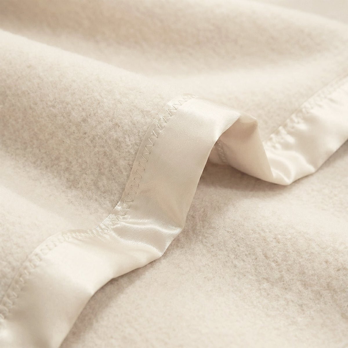 Renee Taylor Australian Merino Wool 400 GSM Blanket - Natural (Satin Trim)