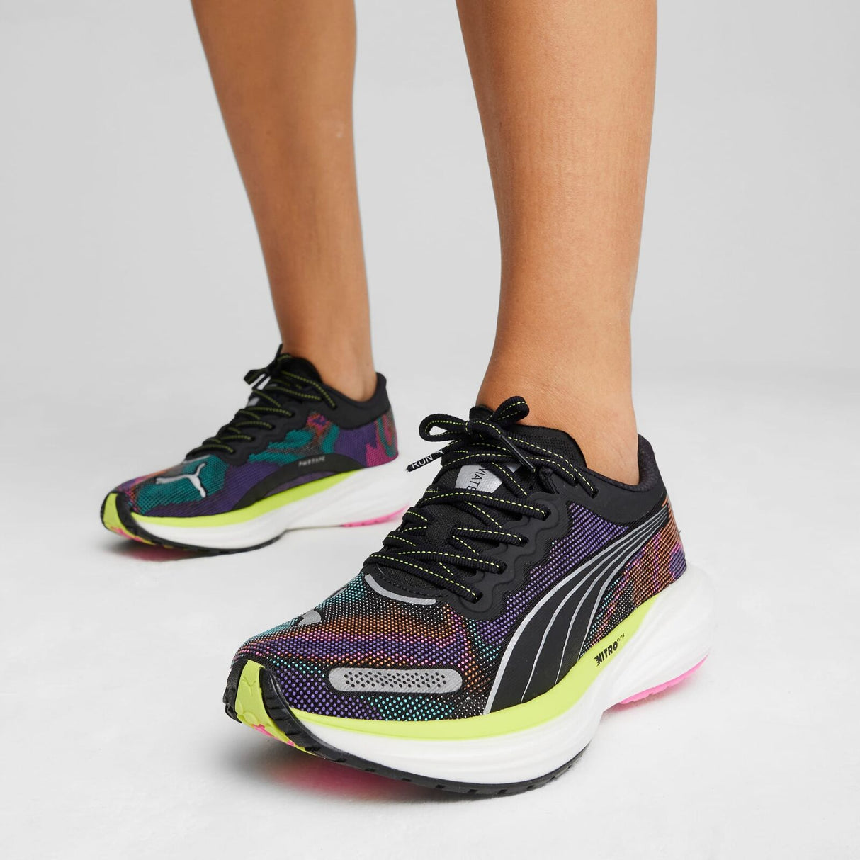 Puma Deviate Nitro 2 Womens Running Shoes in Black / Lime / Pink - Size US 8