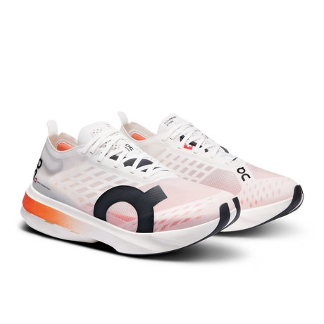 On Womens Cloudbloom Strike Running Shoes Sneakers in Black/White - US 9.5