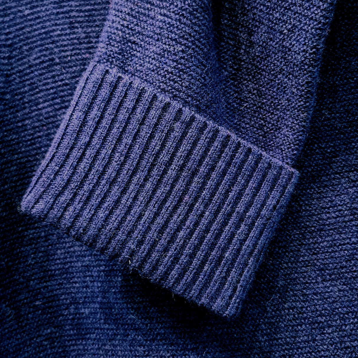Luxury Cashmere Wool Horizontal Rib Knit Pullover Jumper in Navy